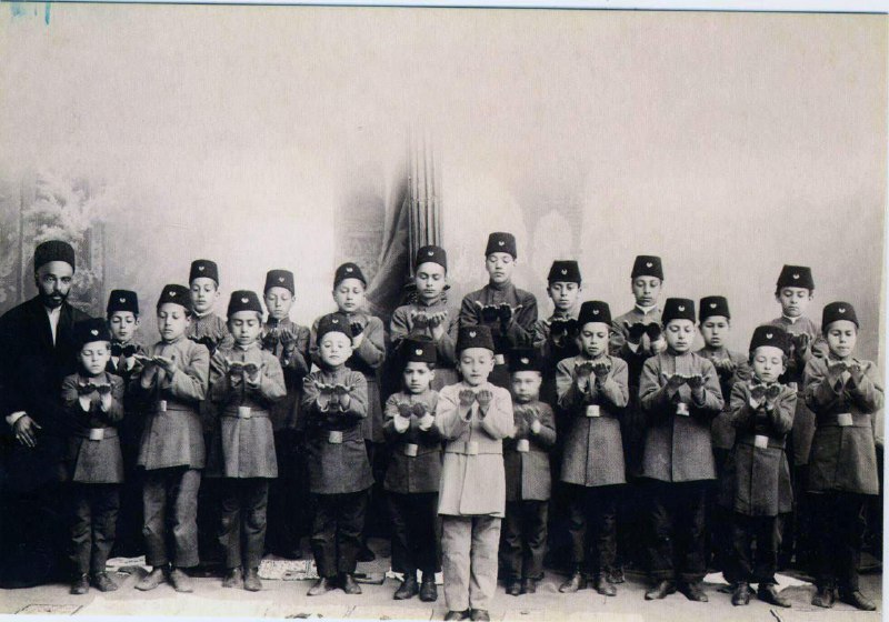 عکس قدیمی/ آموزش نماز در مدرسه