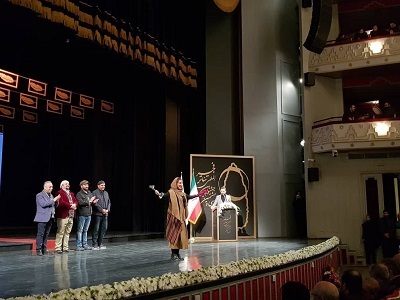 برندگان جشنواره تئاتر فجر امروز معرفی شدند/ ‍ تندیس تئاتر فجر در دست بانوی هنرمند ملایری