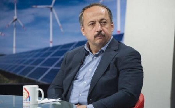 فلاش بک به 7 ماه قبل؛ آیا نصرتی را فراری دادند تا یا اعلام گزینه های شهرداری رشت لطیفه بسازند!؟ / رمضانپور نرگسی: دکتر نصرتی نعمتی برای رشت بود اما همان کسانی که ایشان را آوردند، او را تحت فشار قرار دارند که فرار را به قرار ترجیح بدهد؛ اجازه کار به نصرتی نمی دادند! فلاش بک به 7 ماه قبل؛ آیا نصرتی را فراری دادند تا یا اعلام گزینه های شهرداری رشت لطیفه بسازند!؟ / رمضانپور نرگسی: دکتر نصرتی نعمتی برای رشت بود اما همان کسانی که ایشان را آوردند، او را تحت فشار قرار دارند که فرار را به قرار ترجیح بدهد؛ اجازه کار به نصرتی نمی دادند!