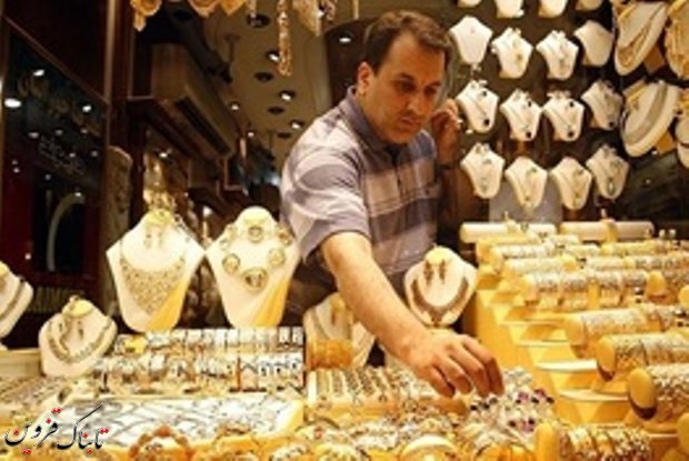 ادامه روند کاهش قیمت طلا و سکه در بازار ادامه روند کاهش قیمت طلا و سکه در بازار