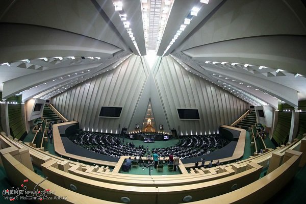جلسه غیرعلنی مجلس برای بررسی مشکلات اقتصادی بدون حضورمسئولان دولت جلسه غیرعلنی مجلس برای بررسی مشکلات اقتصادی بدون حضورمسئولان دولت