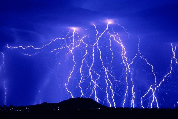 خطرآفرینی صاعقه در قزوین خطرآفرینی صاعقه در قزوین