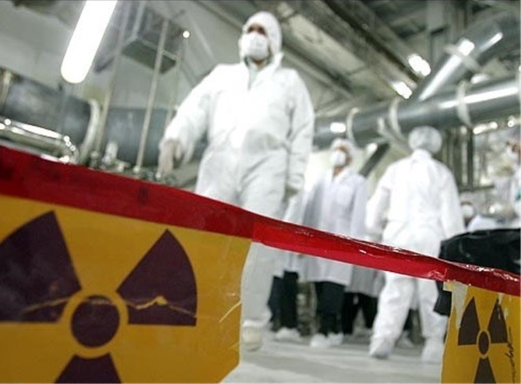 تولید اورانیوم ۴ برابر شده / از امروز شمارش معکوس به مدت ۱۰ روز آغاز شد تولید اورانیوم ۴ برابر شده / از امروز شمارش معکوس به مدت ۱۰ روز آغاز شد