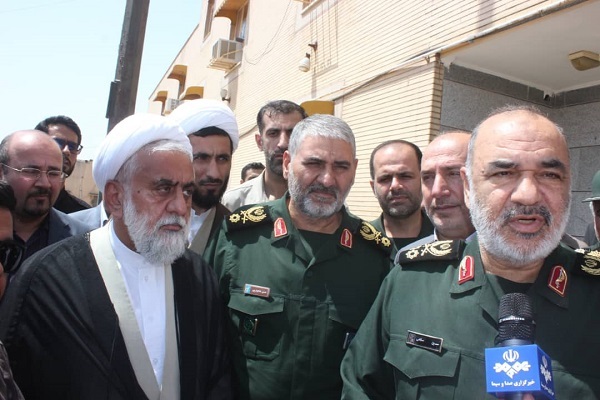 سفر فرمانده کل سپاه به مسجدسلیمان سفر فرمانده کل سپاه به مسجدسلیمان