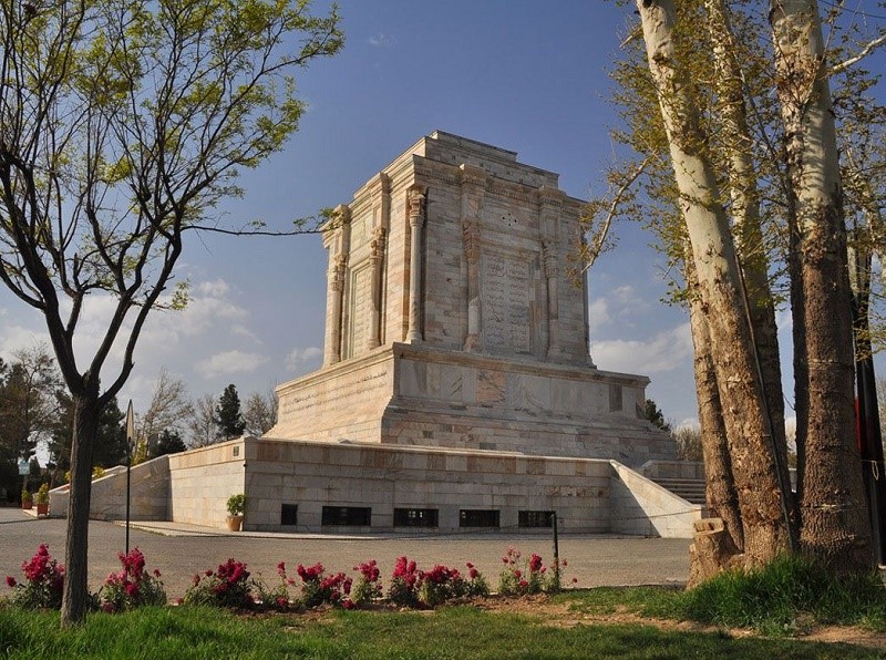 آرمگاه فردوسی