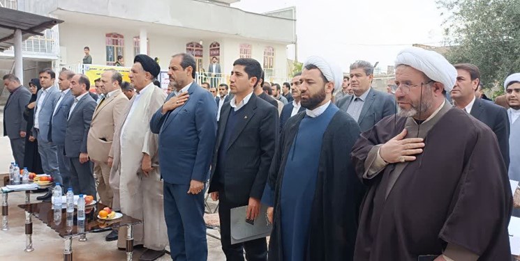 کنایه سنگین امام جمعه به معاون استاندار! کنایه سنگین امام جمعه به معاون استاندار!