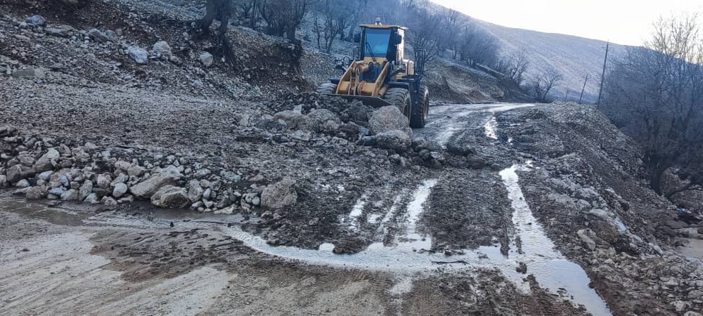 برخی از جاده و راه های دسترسی توسط ماشین آلات سنگین شرکت نفت و گاز استان بازگشایی شدند برخی از جاده و راه های دسترسی توسط ماشین آلات سنگین شرکت نفت و گاز استان بازگشایی شدند