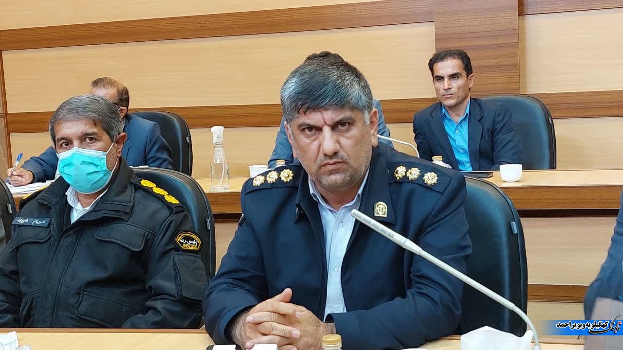 کدام شهر بزرگ کشور ، ترافیک میدان با حضور فیزیکی و مداوم پلیس کنترل می شود؟ / طنز تلخ : رنگ جدید چراغ راهنمایی در یاسوج !