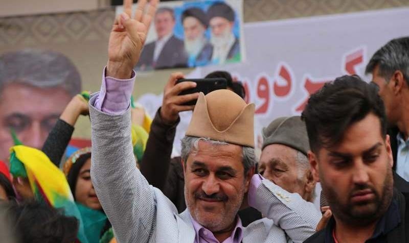 با تاجگردون چه کنیم؟