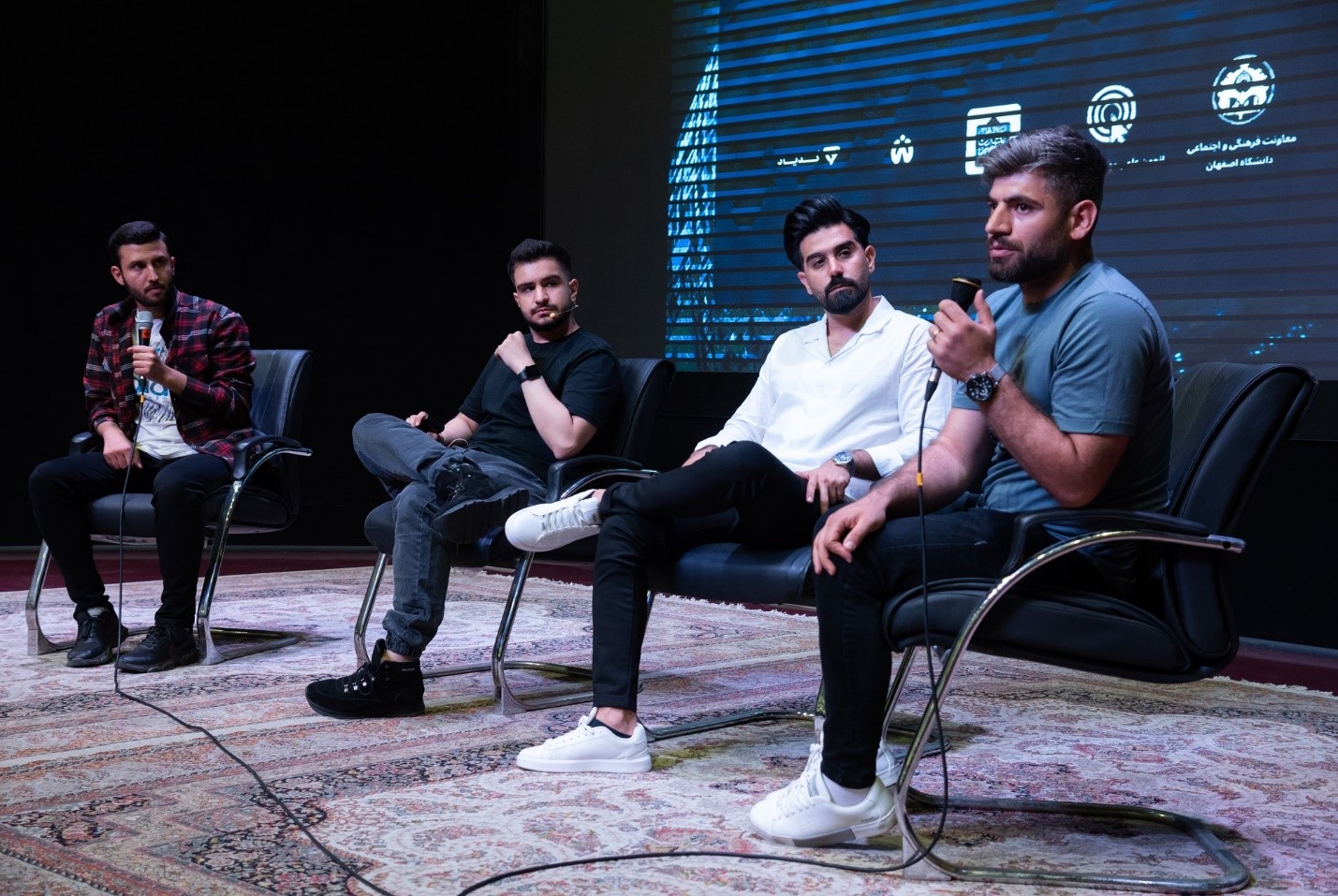 سمینار dev talk آکادمی برنامه نویسی کدیاد سمینار dev talk آکادمی برنامه نویسی کدیاد