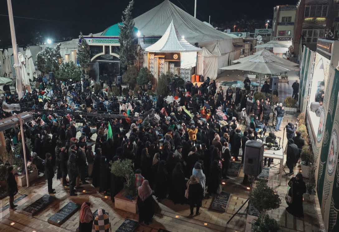 زیباترین توصیف ها از زبان زائران حاج قاسم: کاپشن صورتی ریحانه نه یک لباس بلکه شعاری برای همبستگی است/ چنین مردمی هرگز از مسیر خود باز نمیگردند