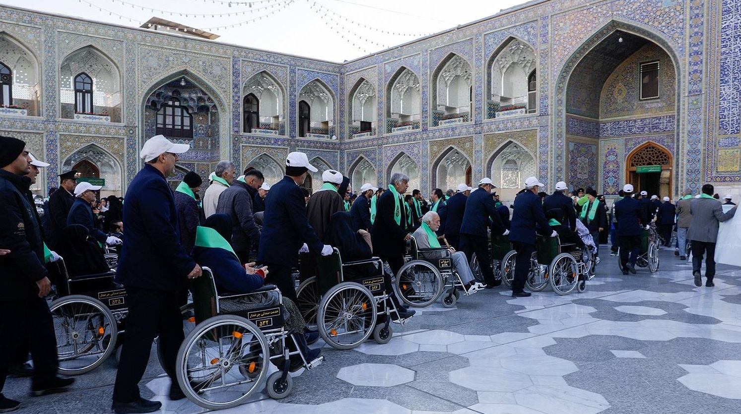 زیارت اولیها در سفره کرامت رضوی؛ از عشایر کوچنشین تا شیعیان دوردست مهمان امام رضا(ع) شدند