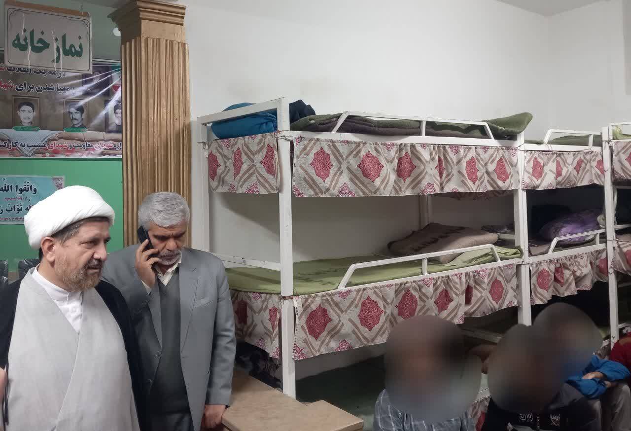 بازدید سرزده رئیس کل دادگستری خراسان رضوی از زندان سرخس