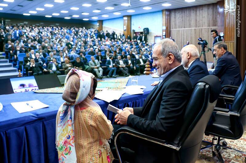 رشد و توسعه خوزستان در گرو گفتوگو و وحدت است رشد و توسعه خوزستان در گرو گفتوگو و وحدت است