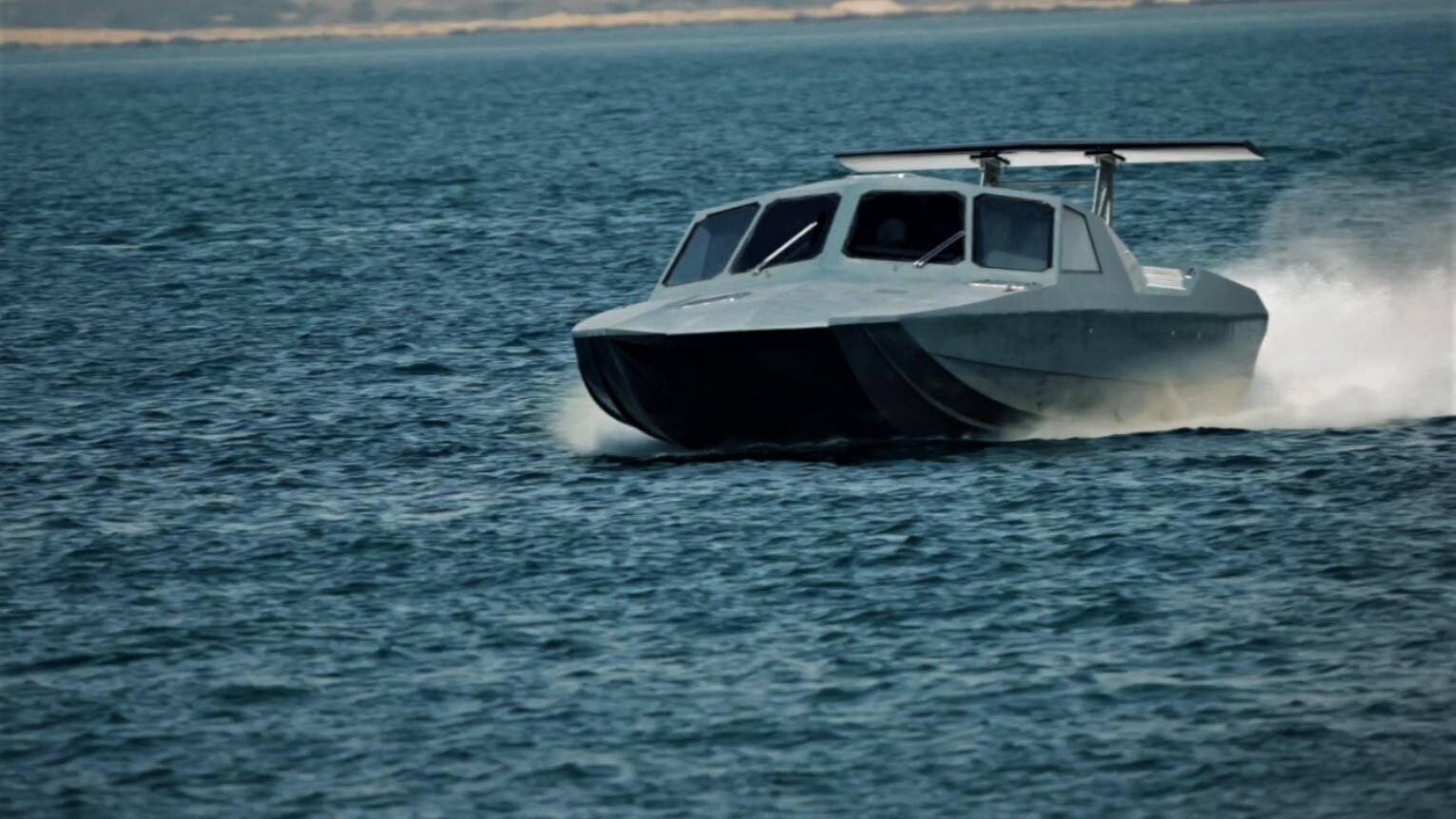 آشنایی با جدیدترین شناورهای تندرو سپاه+فیلم