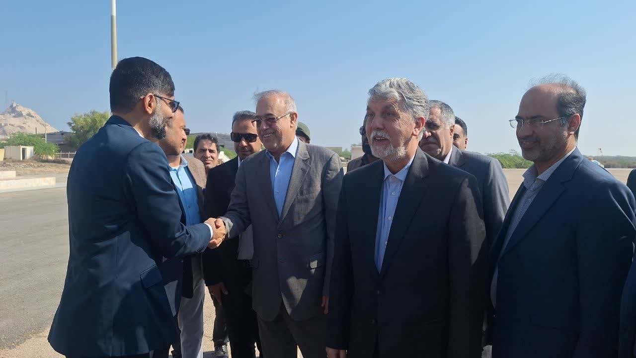 سید عباس صالحی وارد جزیره بوموسی شد +فیلم