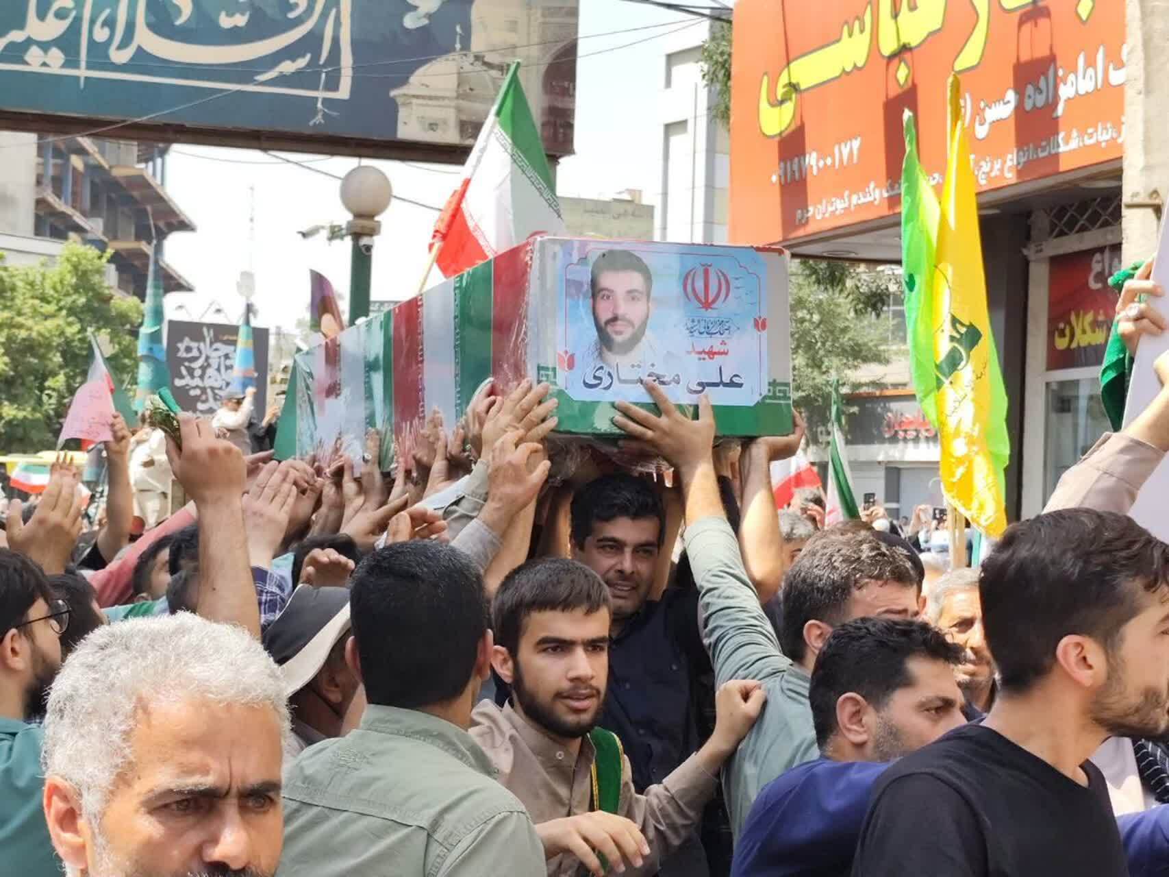 خروش مردم البرز در جمعه نصر و تشییع پیکر شهدا خروش مردم البرز در جمعه نصر و تشییع پیکر شهدا