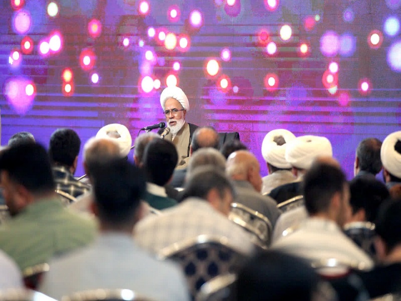 امت اسلامی با همبستگی میتواند بر تمامی قدرتهای جهان غلبه کند/ وحدت اسلامی یک راهبرد قرآنی و الهی» است