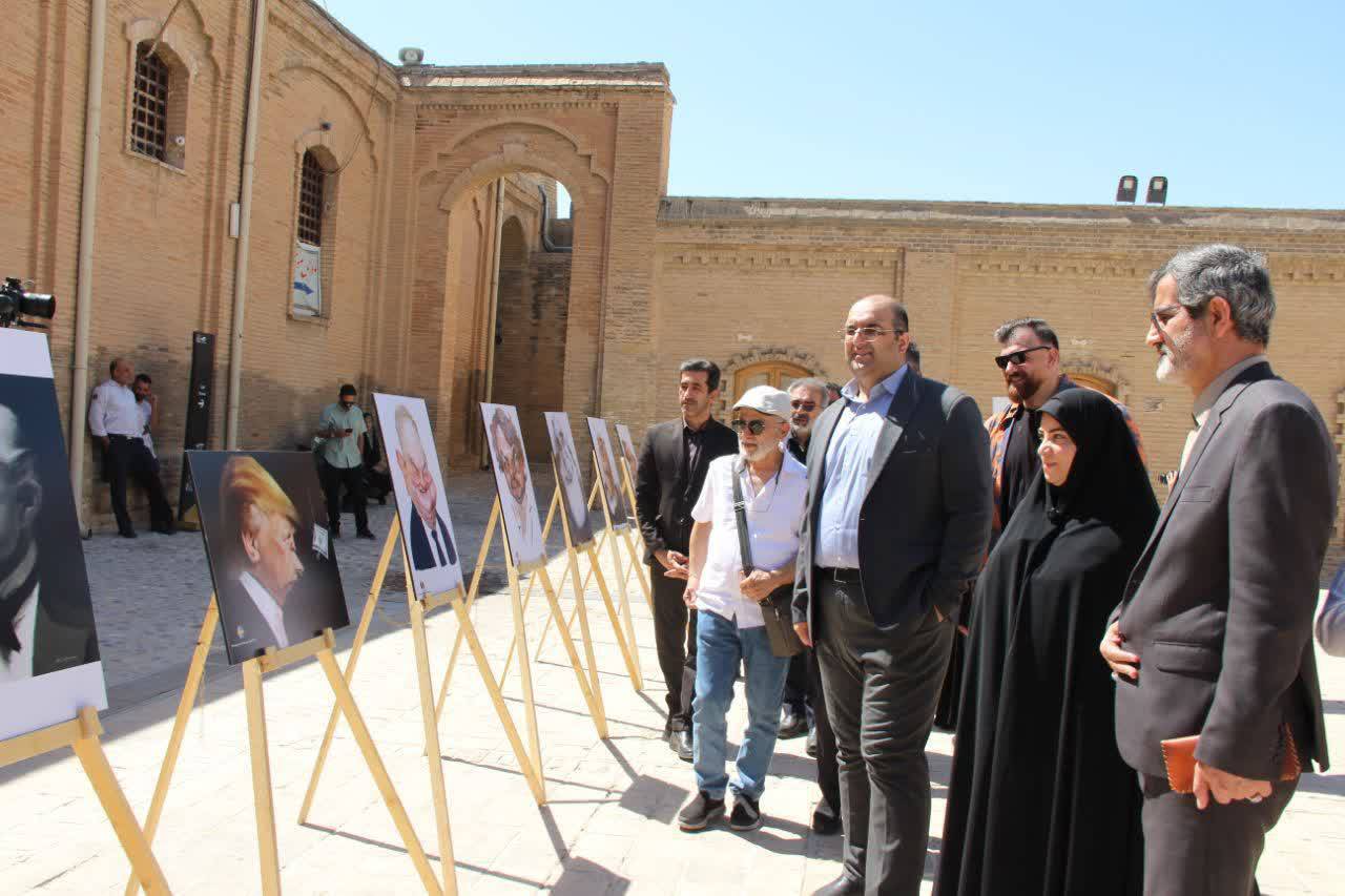 نمایشگاه بین‌المللی بزرگان کاریکاتوریست چهره جهان در لرستان افتتاح شد+تصویر