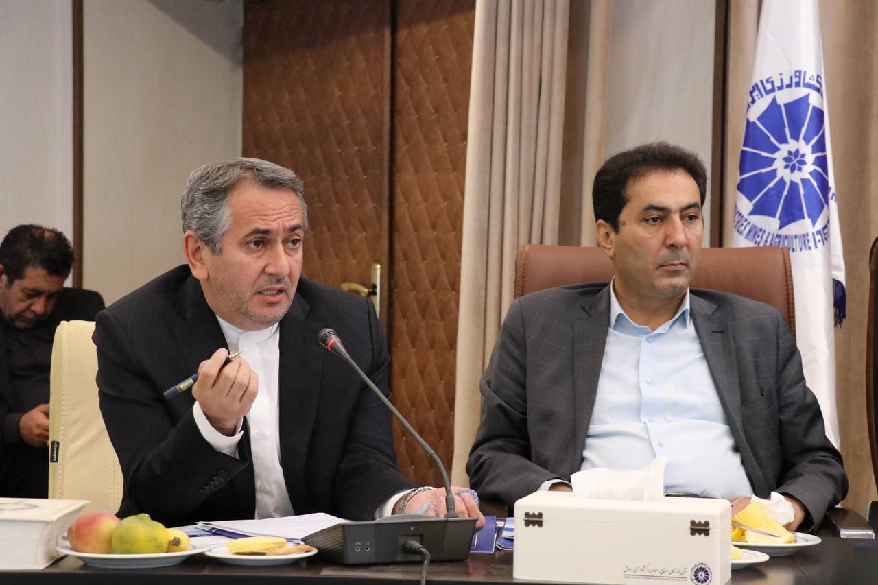 تقویت تعامل میان نخبگان و فعالان اقتصادی؛ راهی برای توسعه استان اردبیل تقویت تعامل میان نخبگان و فعالان اقتصادی؛ راهی برای توسعه استان اردبیل