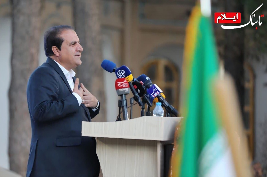 هنر، هنرمند و مخاطب سه ضلع اصلی یک اثر هنری هستند هنر، هنرمند و مخاطب سه ضلع اصلی یک اثر هنری هستند