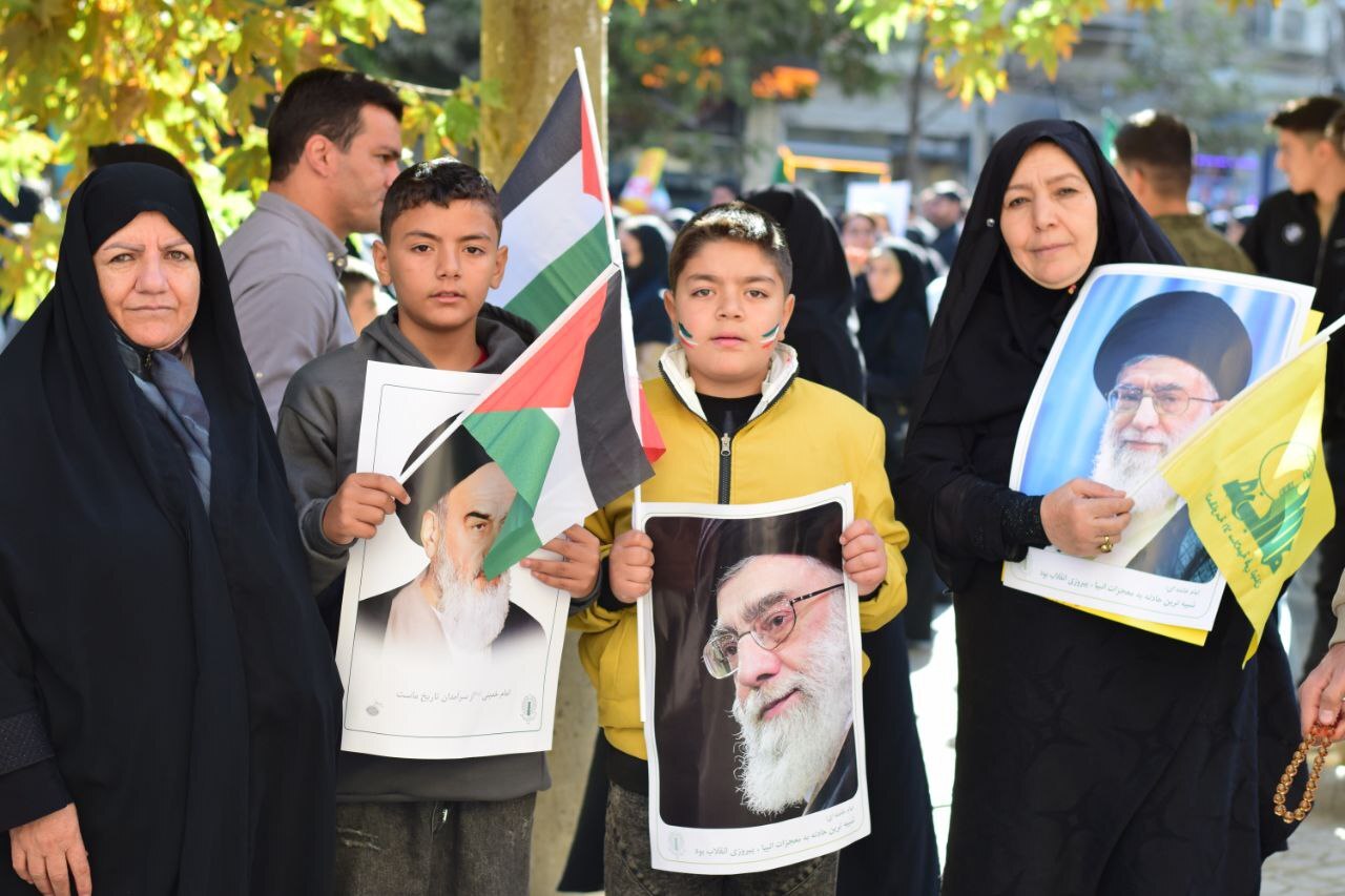 خروش پرشور کرمانشاهیان در راهپیمایی ۱۳ آبان + فیلم خروش پرشور کرمانشاهیان در راهپیمایی ۱۳ آبان + فیلم