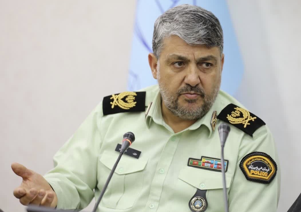 دستگیری سرشبکه باند فساد ۶۰۰ میلیارد تومانی در کرمان دستگیری سرشبکه باند فساد ۶۰۰ میلیارد تومانی در کرمان