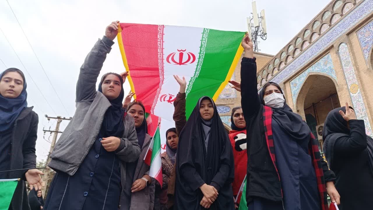 راهپیمایی روز ۱۳ آبان با شعار «متحد و استوار در مقابل استکبار» در کرمانشاه برگزار میشود راهپیمایی روز ۱۳ آبان با شعار «متحد و استوار در مقابل استکبار» در کرمانشاه برگزار میشود