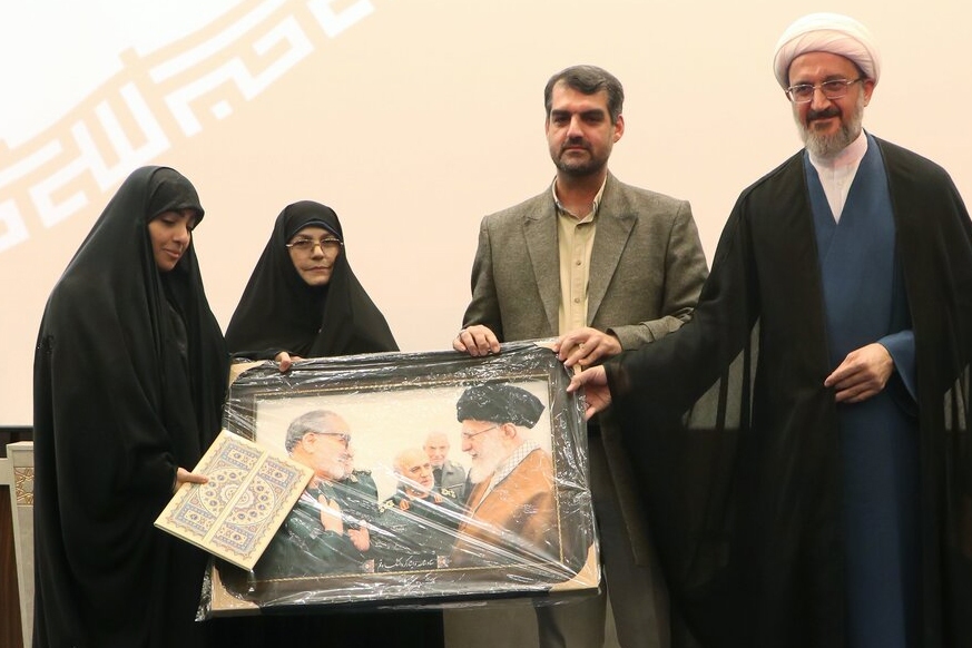 ستایش نقش تاریخساز زنان ایرانی از سوی نماینده قم ستایش نقش تاریخساز زنان ایرانی از سوی نماینده قم