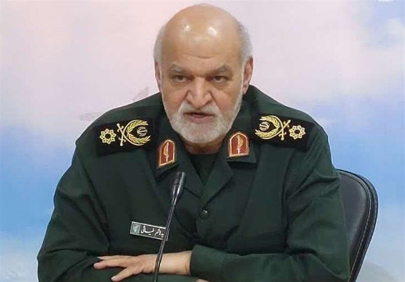 یا در برابر دشمن تسلیم شویم، یا قدرتمند و استوار پیش برویم