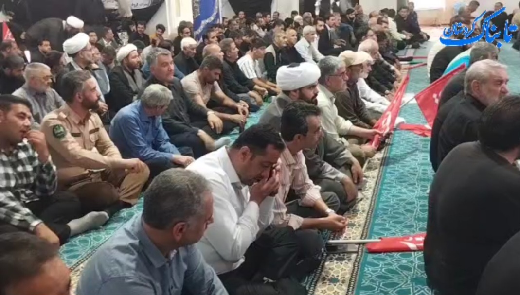 قروه در سوگ و حماسه؛ مردم خونخواهی رهبر شهید انقلاب را فریاد زدند + فیلم قروه در سوگ و حماسه؛ مردم خونخواهی رهبر شهید انقلاب را فریاد زدند + فیلم
