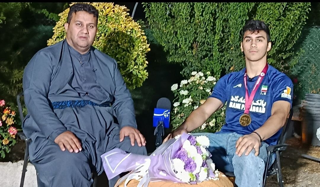 از مریوان تا سکوی جهان؛ روایت آژوان نمازی از قهرمانی تاریخی نوجوانان ایران + فیلم از مریوان تا سکوی جهان؛ روایت آژوان نمازی از قهرمانی تاریخی نوجوانان ایران + فیلم