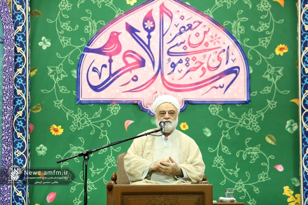 آبادانی شهر قم به برکت حضور کریمه اهل بیت(س) است