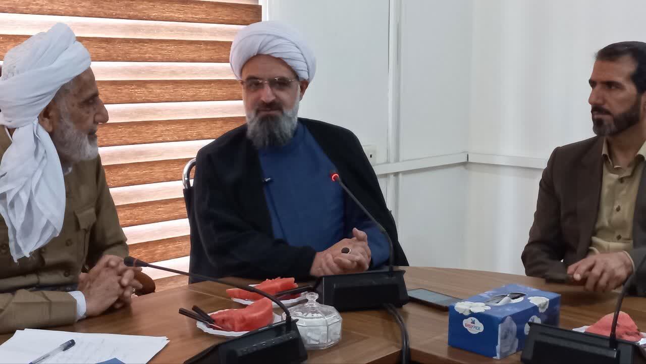 هر حرفی که سبب دودستگی شود، زبان شیطان است هر حرفی که سبب دودستگی شود، زبان شیطان است