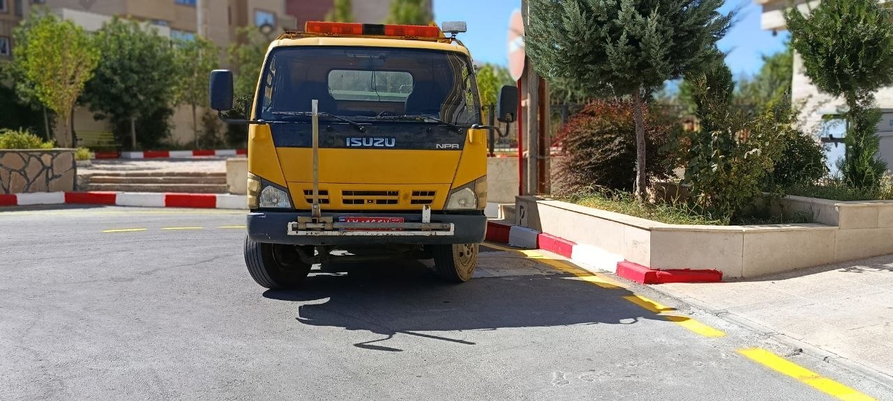 از رنگآمیزی تا خطکشی؛ مطالبه اهالی مجتمعهای مسکونی سنندج روی ریل اجرا از رنگآمیزی تا خطکشی؛ مطالبه اهالی مجتمعهای مسکونی سنندج روی ریل اجرا